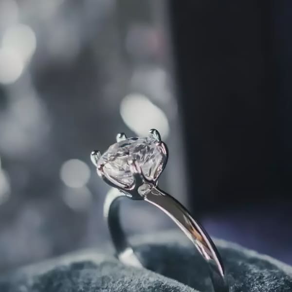 Classic-Solitaire-Ring