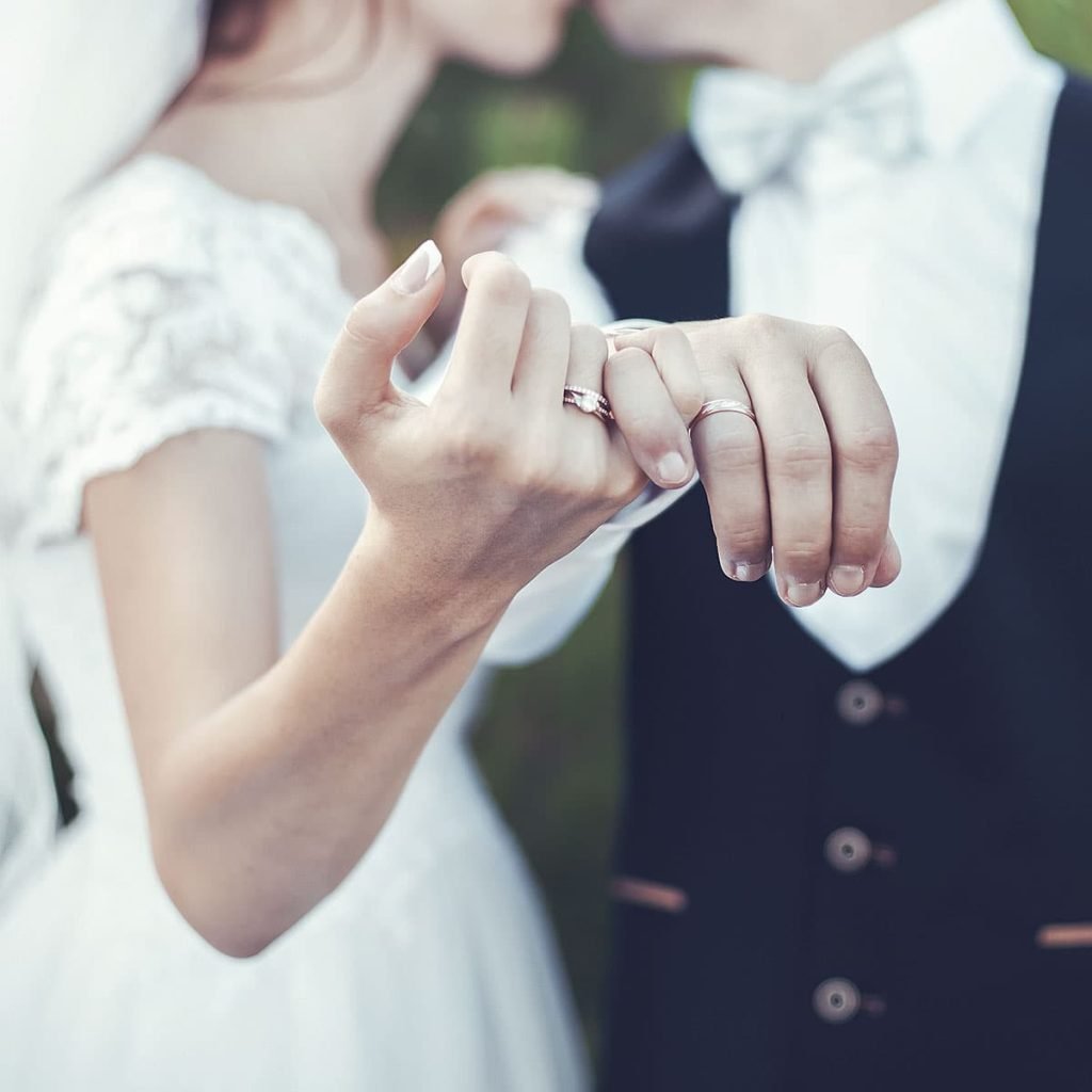 4 Easy Hacks To Save Money On Wedding Rings