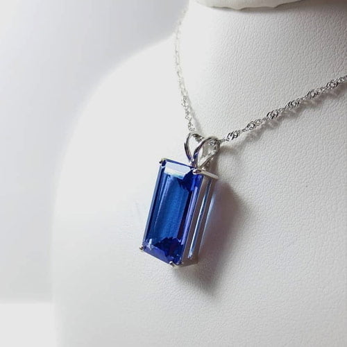 sapphires necklace