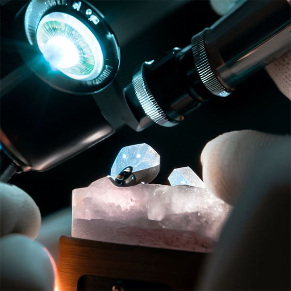 Gemstone Testing and Authentication: Refractometers Shine