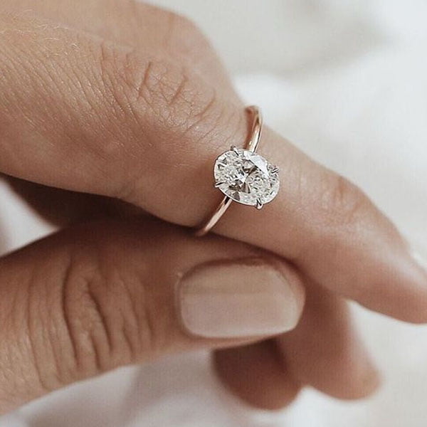 Oval Engagement Rings: Elegance Redefined