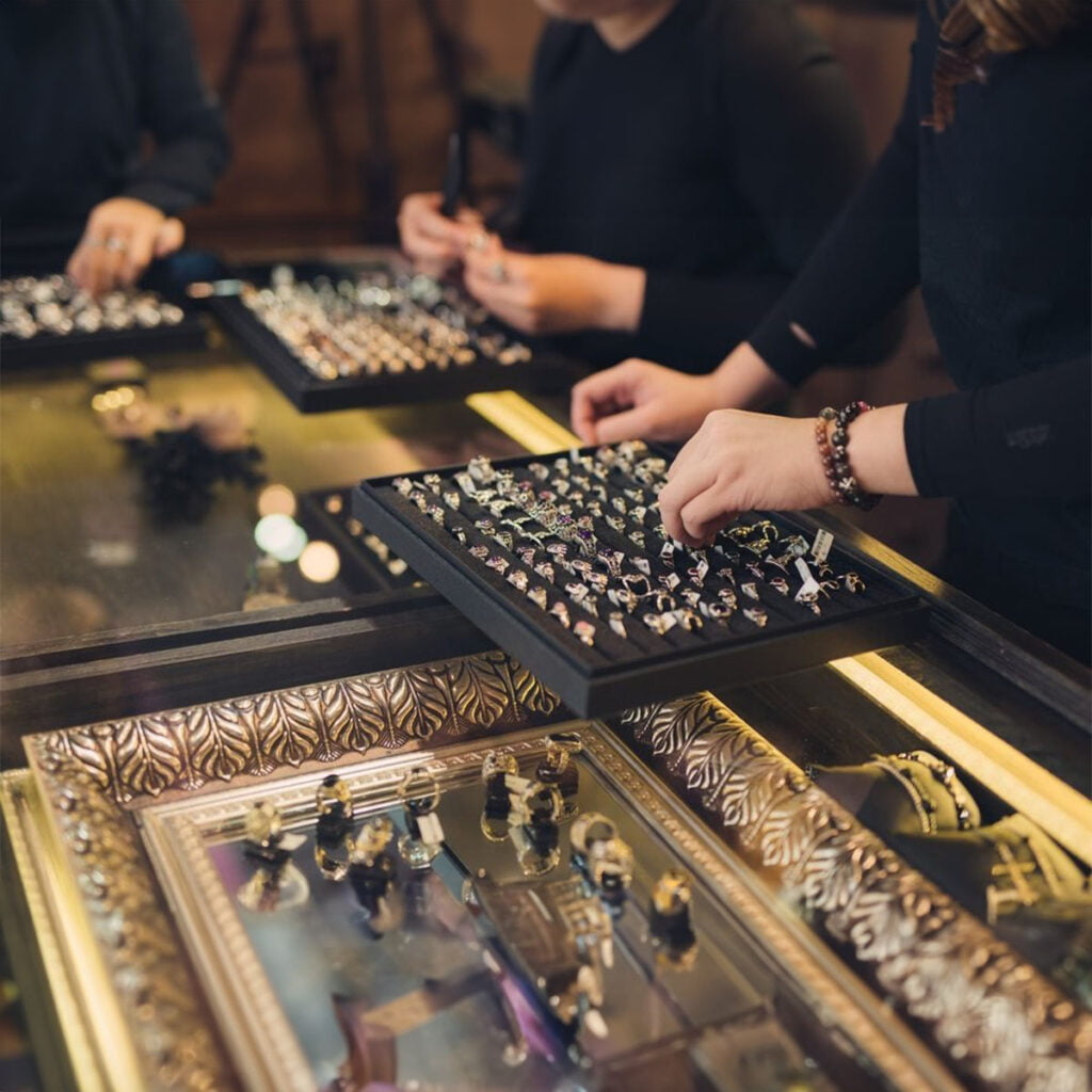 5 Simple Reasons to Buy Jewellery from Smith & Green Jewellers in Hatton Garden