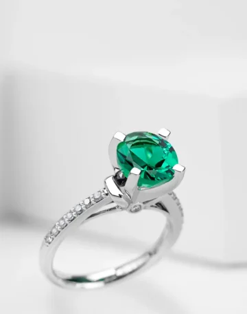 The Comeback of Colour: Gemstone Engagement Rings